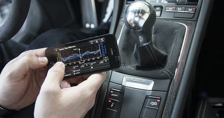 Porsche: debutta l’app  Track Precision per le vetture GT