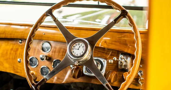 Bugatti: il tempo scorre a 400 km/h tra ingegneria e design