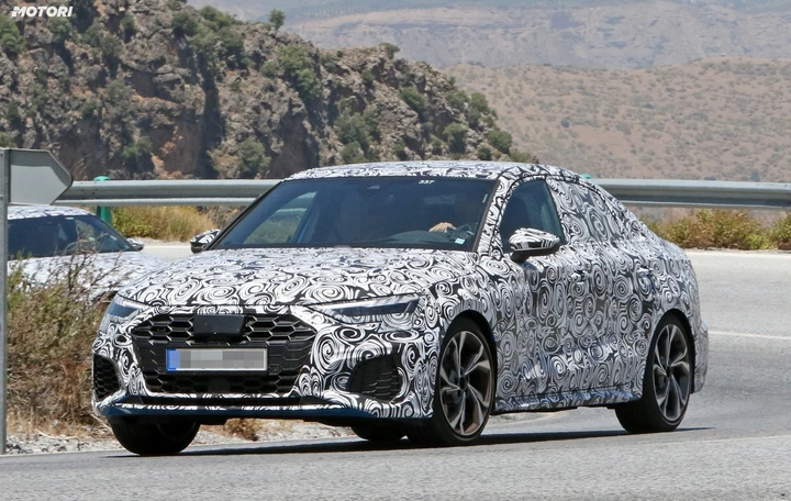 Audi S3 Sedan: le foto spia