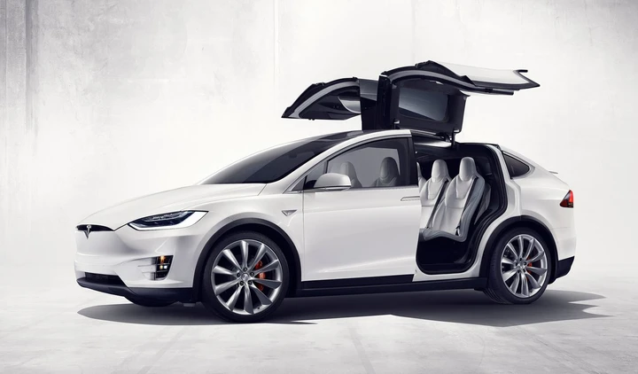 Tesla Model Y: allo studio un crossover derivato dalla Model 3