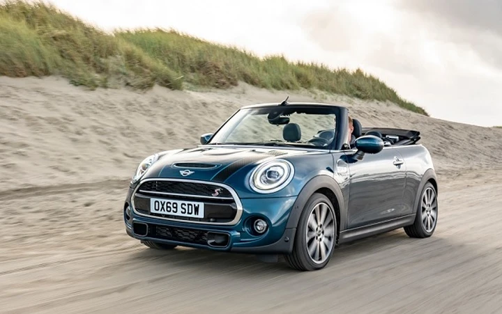 Mini Cabrio Sidewalk: caratteristiche e dotazioni