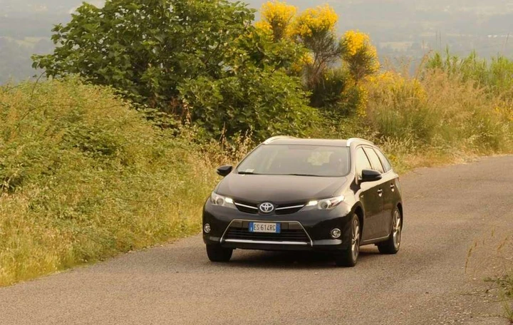 Toyota Auris Touring Sports Hybrid in prova