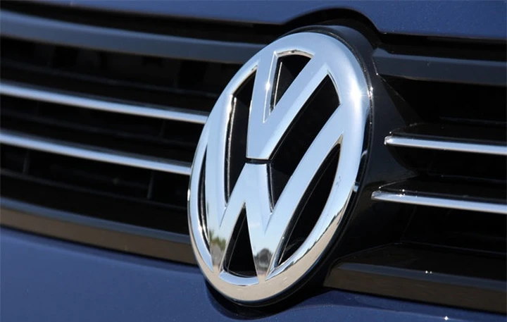 Volkswagen: dati CO2 falsati anche su auto a benzina