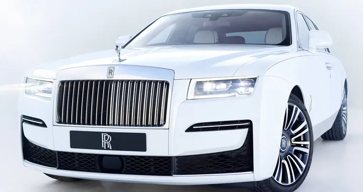 Nuova Rolls-Royce Ghost: connubio perfetto tra lusso e tecnologia