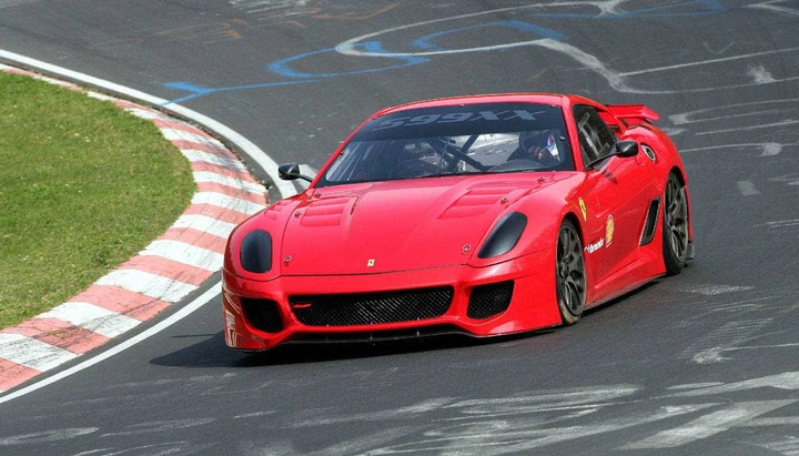 Ferrari 599XX record al Nürburgring