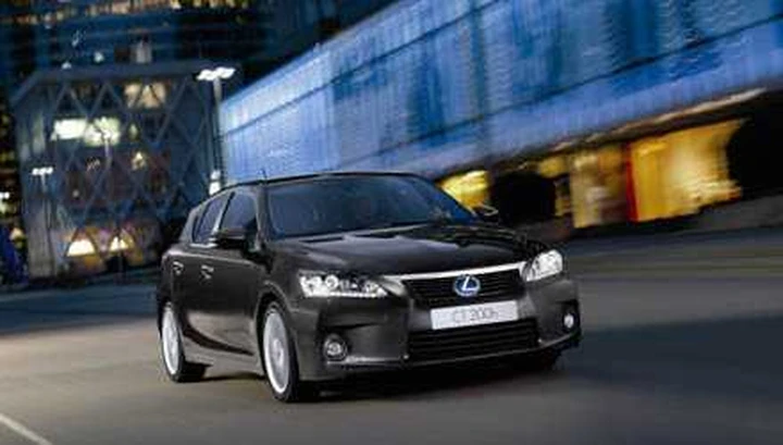 Lexus CT 200h e IS al Salone di Parigi