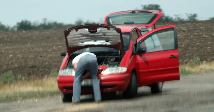 Auto in panne in vacanza: problemi frequenti e cosa fare