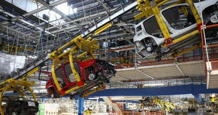 Stellantis, la fabbrica di Termoli è ai minimi storici: paura per il futuro