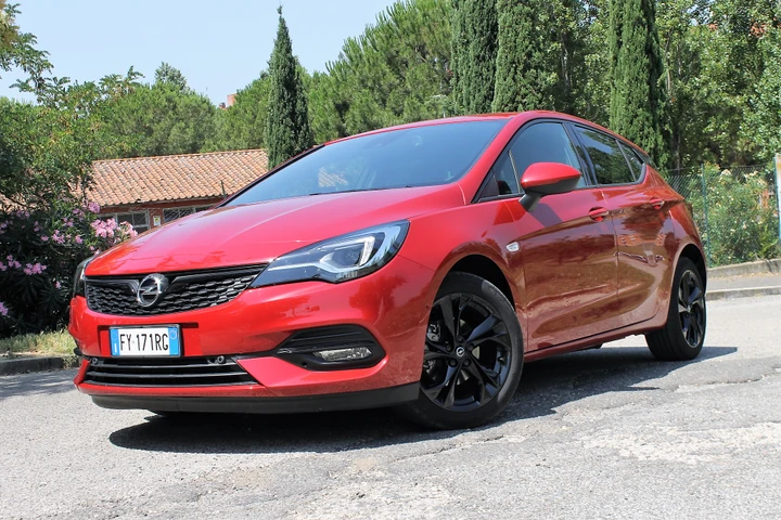 Opel Astra 1.5 CDTI 122 CV Ultimate: la prova su strada