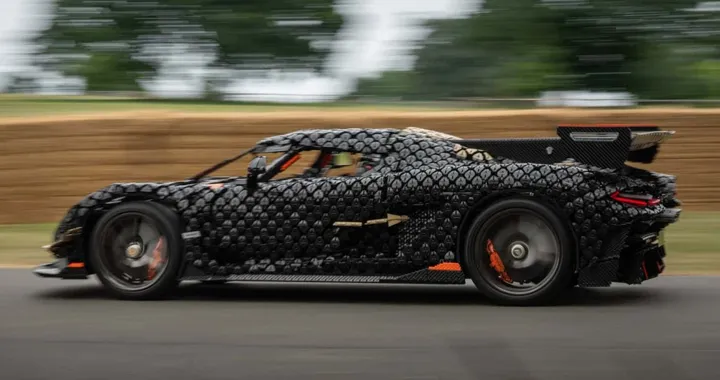 L’auto Lego più veloce del mondo raggiunge 111 km/h a Goodwood