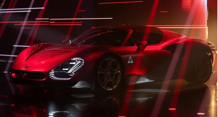 Alfa Romeo 33 Stradale è la supercar dell'anno