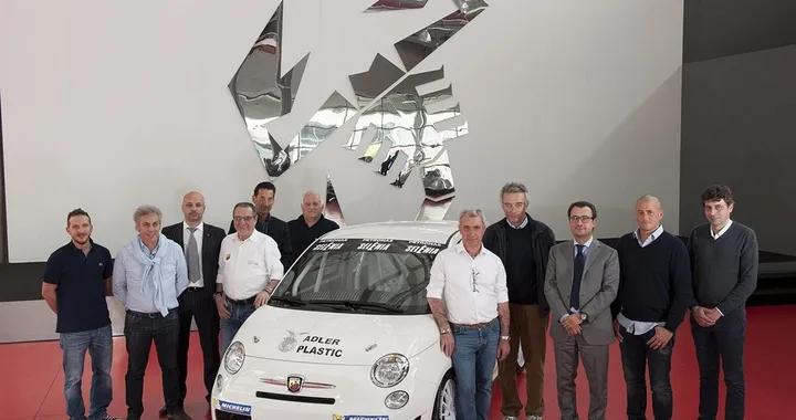 Abarth 695 Assetto Corse Evoluzione: consegnati 23 esemplari