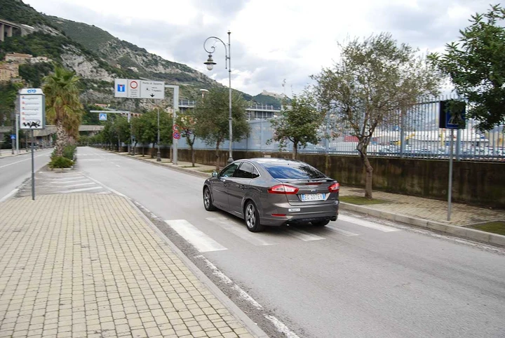 Ford Mondeo 2.0 TDCi Individual in prova