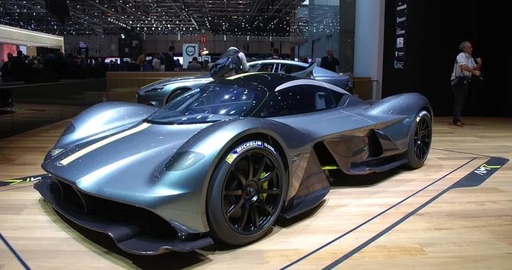 Aston Martin Valkyrie: la hypercar realizzata con Red Bull