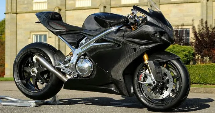 Norton 650 Superlight: motore bicilindrico da 105 cavalli