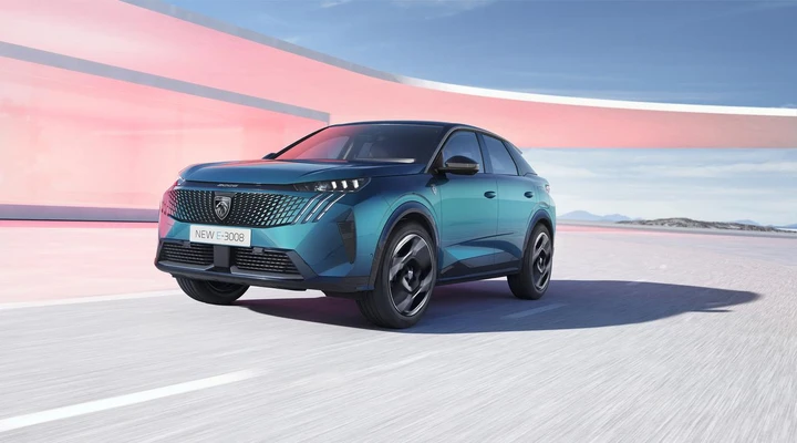 Nuovo Peugeot e-3008: eccolo in tutto il suo splendore [FOTO]