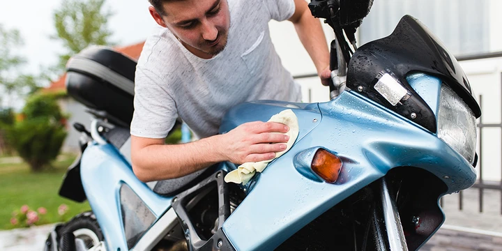 Coronavirus: sanificazione moto e scooter, i consigli per la pulizia