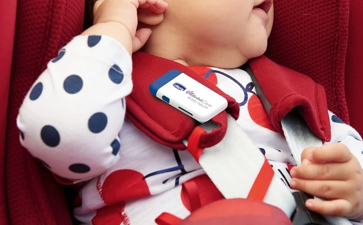 Seggiolini auto e accessori antiabbandono per bambini: quali scegliere