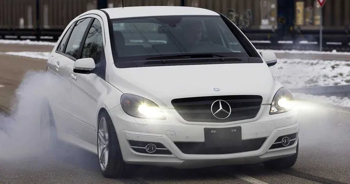 Mercedes B55 Concept: una MPV da 388 CV