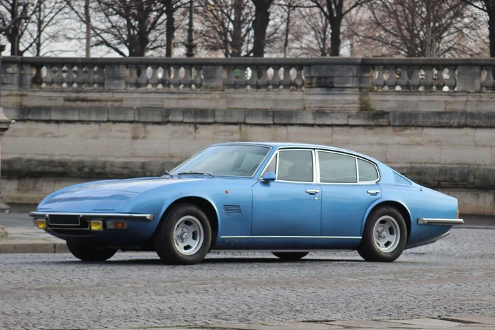 Monica 560 V8: l'elegante berlina francese che sfidò i giganti del lusso