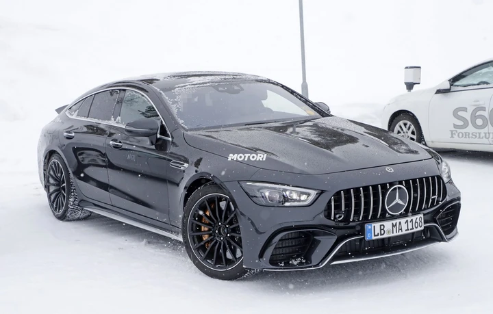 Mercedes AMG GT73 Hybrid: le foto spia