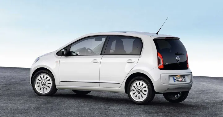 Volkswagen Up! a 5 porte: arriva a giugno