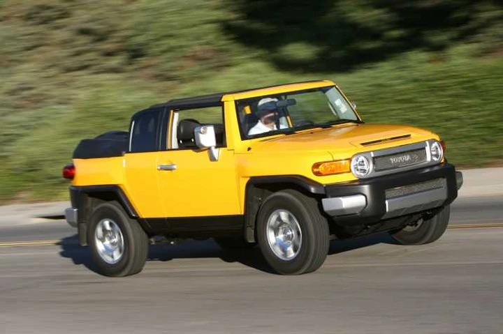 La Toyota FJ Cruiser perde il tetto