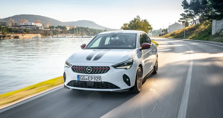Opel Corsa: più colorata con i kit di personalizzazione