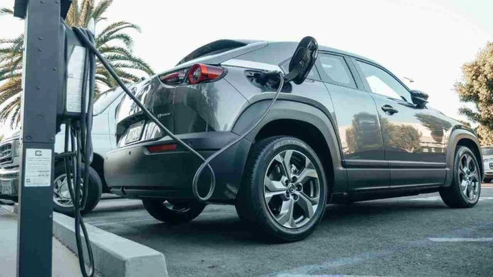 Incentivi auto elettriche: fino a 11.000 euro con il nuovo piano PNRR