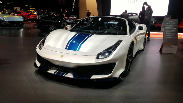 Ferrari 488 Pista Spider al Salone di Parigi 2018