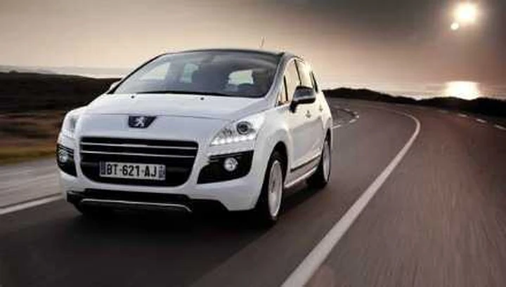 Peugeot 3008 Hybrid4, prezzo da 35.000 euro