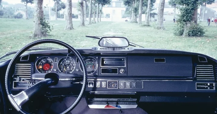 Citroen DS, tra le innovazioni dello storico modello anche la fibra ottica nel cruscotto