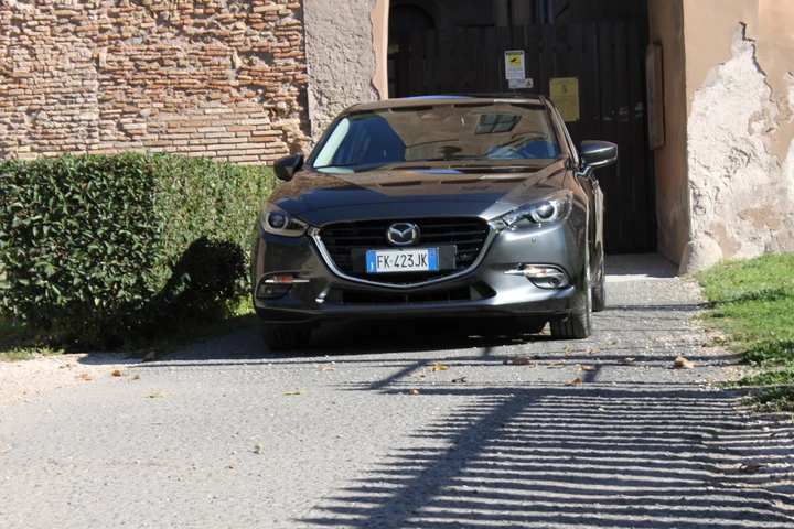 Mazda 3 1.5 Skyactiv-D Exceed: la prova su strada