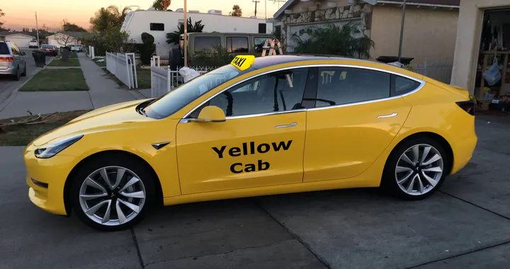 La Tesla Model 3 è il primo taxi elettrico di New York