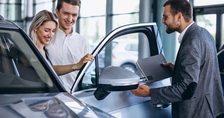 Mercato auto italiano in calo: UNRAE lancia l'allarme