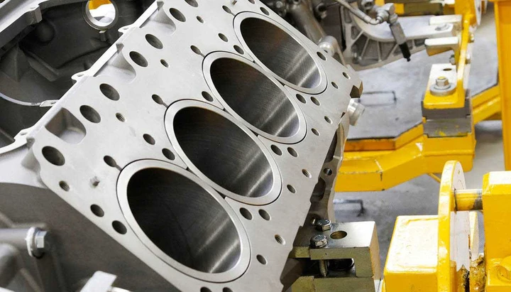 Bentley Mulsanne: assemblaggio del motore