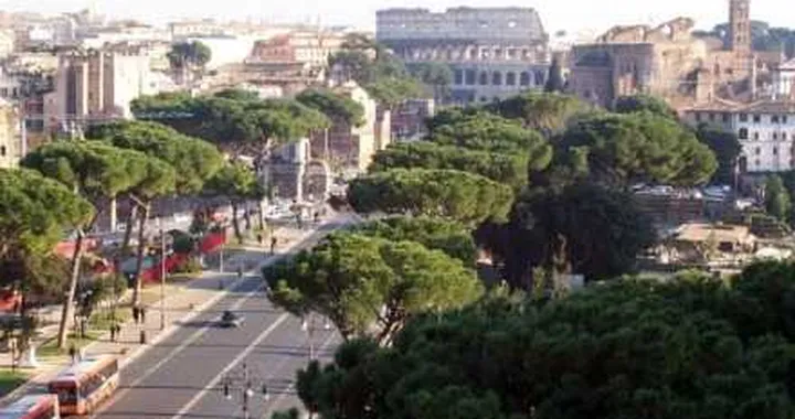 Blocco traffico Roma: auto ferme fino alle 20.30
