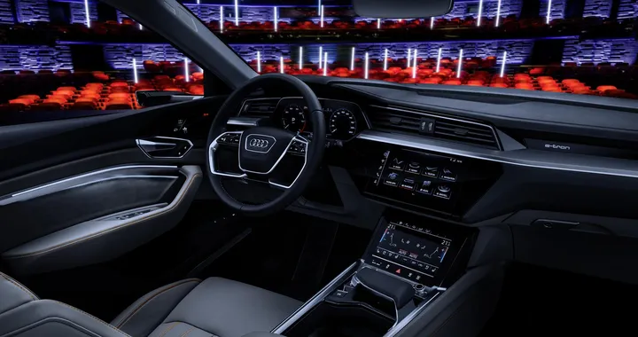 Audi e-tron Prototipo: la tecnologia di bordo del SUV elettrico