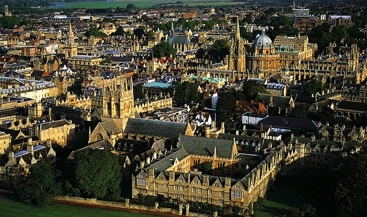 Oxford verso il divieto alle auto con motore diesel e benzina