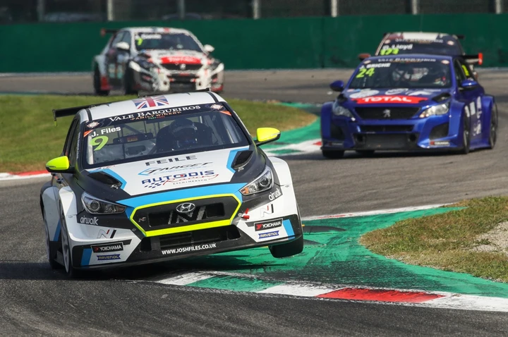 Hyundai i30N TCR vince il TCR Europeo 2019 con Josh Files