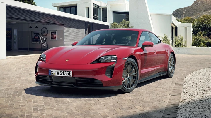 Porsche Taycan: gli aggiornamenti per il Model Year 2023