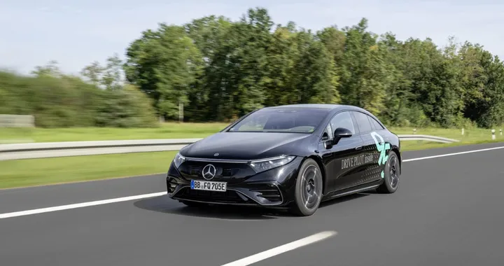 Mercedes svela il nuovo DRIVE PILOT: guida automatizzata fino a 95 km/h