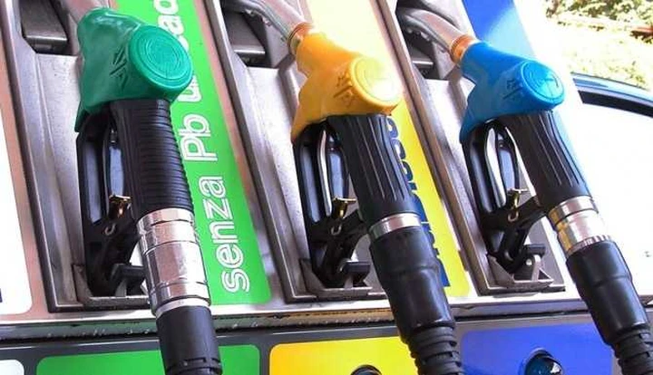 Carburanti: arrivano gli aumenti estivi
