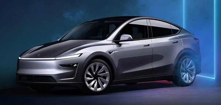 Tesla Model Y inarrestabile: boom di 200.000 preordini dal lancio