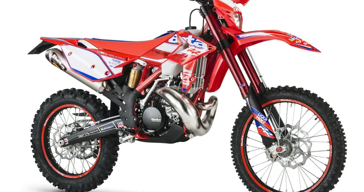 Beta RR Racing: la gamma enduro si rinnova con migliorie pregiate