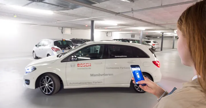 Bosch studia l'assistenza al parcheggio del futuro