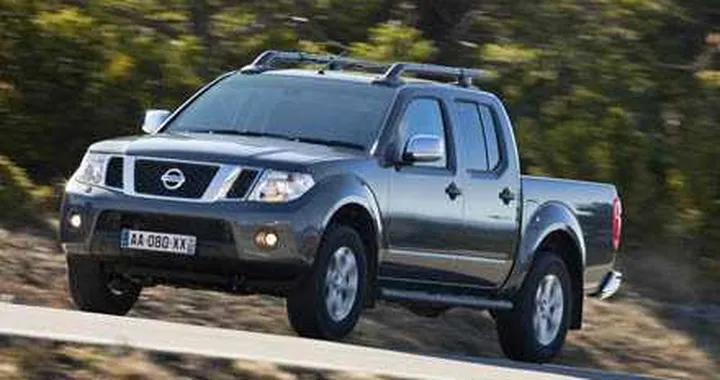Nissan Navara 2010, si parte da 27.300 euro