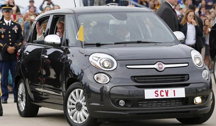 Fiat 500L: l’esemplare del Papa messo all’asta