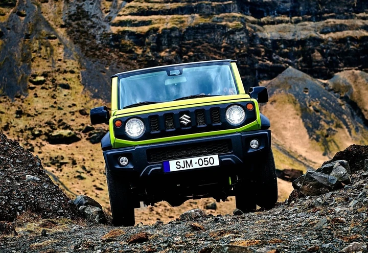 Nuova Suzuki Jimny 2023: 5 porte e ibrida
