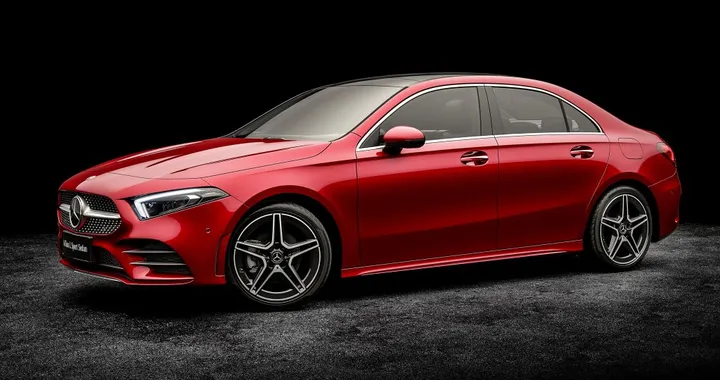 Mercedes-Benz Classe A L Sedan: la compatta diventa berlina